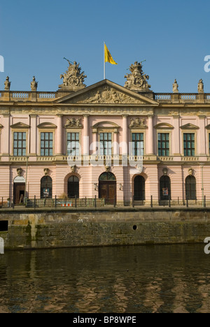 Historisches Zeughaus , ancien Arsenal museum Unter den Linden Berlin Allemagne Banque D'Images