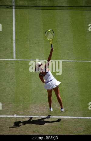 Michelle Larcher De Brito (POR) à l'édition 2010 de Wimbledon Banque D'Images