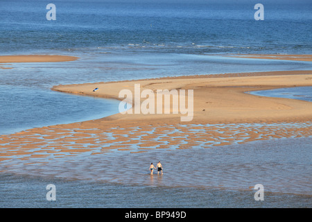 Un couple de la journée sur la mer (Ria Formosa, l'Algarve, côte sud du Portugal). Banque D'Images