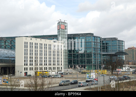 La gare centrale d'Ostbahnhof Friedrichshain Berlin Allemagne Banque D'Images