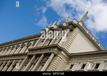Palais de justice EN TÉLÉOBJECTIF À VIENNE DE LA BALANCE DES BLANCS LUMIÈRE DU JOUR Banque D'Images
