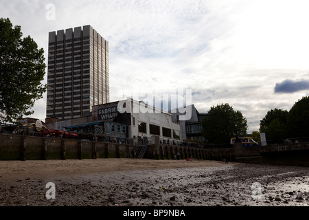 London South Bank, ITV et Gabriel's Wharf Banque D'Images