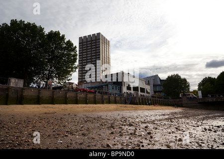 London South Bank, ITV et Gabriel's Wharf Banque D'Images