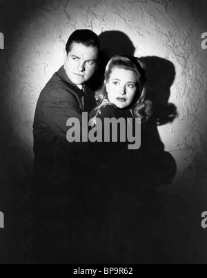 ROBERT CUMMINGS, PRISCILLA LANE, SABOTEUR, 1942 Banque D'Images