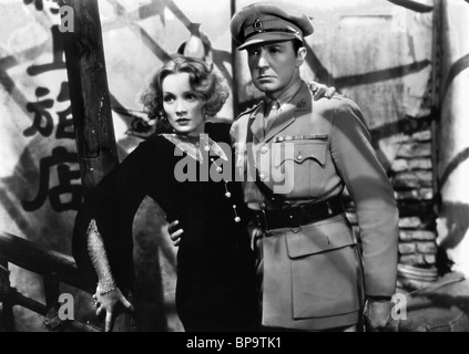 MARLENE DIETRICH, CLIVE BROOK, SHANGHAI EXPRESS, 1932 Banque D'Images