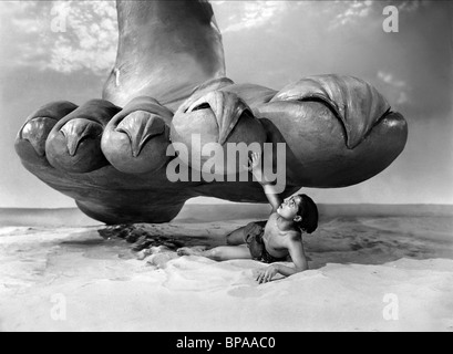 SABU ÉCRASÉ PAR LE PIED DE GÉNIE LE VOLEUR DE BAGDAD (1940) Banque D'Images