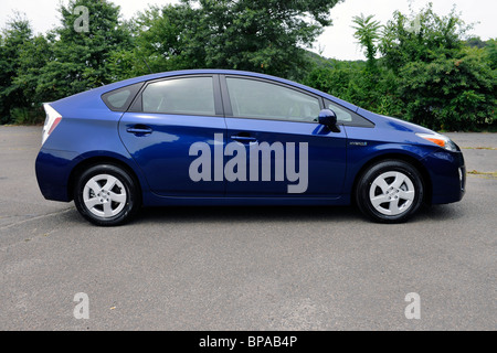 Nouvelle Toyota Prius 2010 : voiture hybride, en ruban bleu métallique. 8/21/10 Banque D'Images