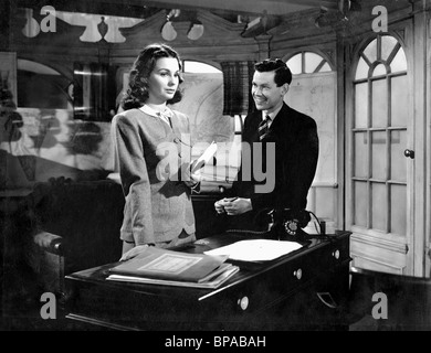 JEAN SIMMONS, NIGEL BUCHANAN, LA FEMME DANS LE HALL, 1947 Banque D'Images