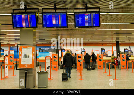 L'aéroport et envol pour l'aéroport de Malpensa, à l'hôtel zone, Easy Jet à bas prix Banque D'Images