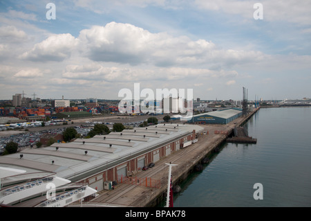 Des bâtiments du terminal des navires de croisière au port de Southampton, en Angleterre. Banque D'Images