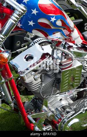 Moto Harley Davidson avec les travaux de peinture personnalisée drapeau américain Banque D'Images