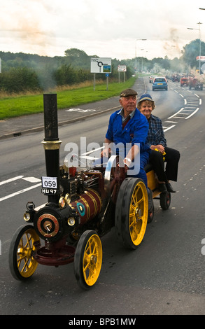 Une machine à vapeur miniature vintage parades au moteur à vapeur 2009 Driffield show Banque D'Images