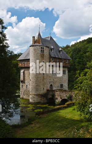 La tour donjon de Crupet Château, Wallonie, Belgique. Banque D'Images