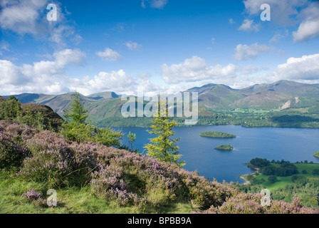 Derwentwater et Cat cloches de Walla Crag près de Keswick, Lake District, Cumbria Banque D'Images