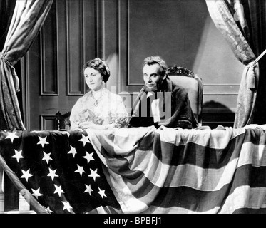 KAY HAMMOND, Walter Huston, Abraham Lincoln, 1930 Banque D'Images