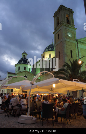 Photographie de l'église de la Virgen del Consuelo, Altea, à la nuit. Banque D'Images