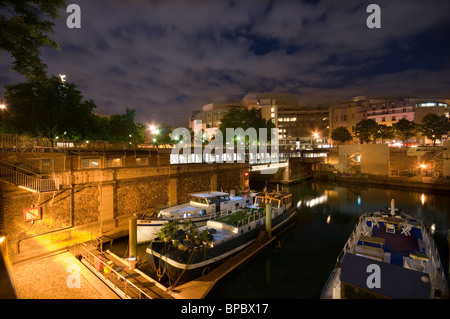 Bastille est une station des lignes 1, 5 et 8 du métro de Paris Banque D'Images