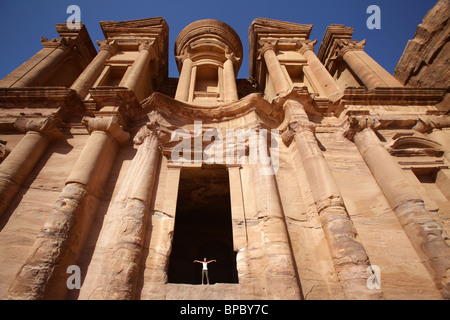 El Deir (ou monastère), Petra, Jordanie Banque D'Images