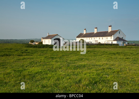 Cottages de garde-côtes à St Aldhelm's Head sur l'île de Purbeck, Dorset, UK Banque D'Images