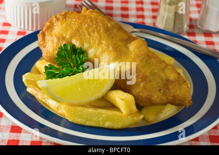 Fish and chips alimentaires traditionnelles UK Banque D'Images