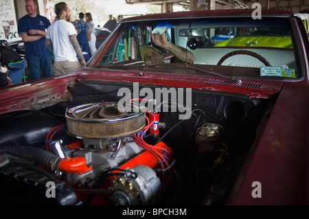 10e édition de la 'Tue Kustom et Hot Rod Thrills' car show à Williamsburg, Brooklyn à New York Banque D'Images