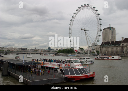 Grand voile Westminster Pier tamise eye sky Banque D'Images