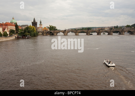 Le Pont Charles sur la rivière Moldau Banque D'Images