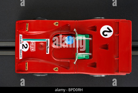 Voiture de course l'emplacement sur la voie de l'historique des années 1980 boys toy fabriqué par polistil Banque D'Images