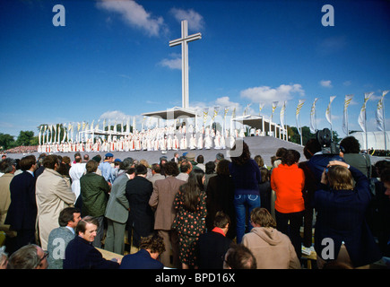 Le Pape Jean Paul II Visite en Irlande - procession des évêques catholiques à la messe dans Knock, Irlande Banque D'Images