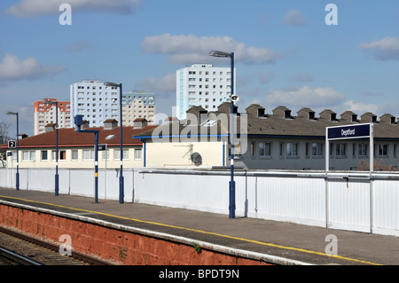Deptford gare avec au-delà de l'habitation Banque D'Images