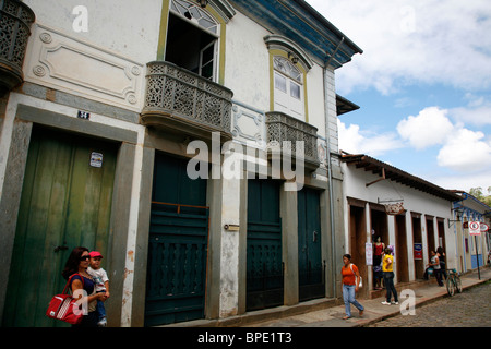 Casa do Barao de Pontal avec balcon à partir de la stéatite sur la Rua Direita, Mariana, Minas Gerais, Brésil. Banque D'Images