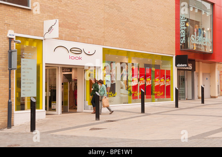 Le nouveau look shop store à Norwich , Norfolk , Bretagne , France Banque D'Images