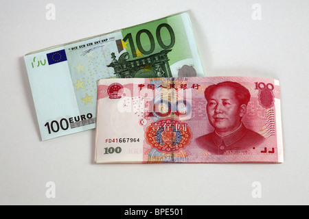 100-euro et 100 renminbi yuan billets Banque D'Images