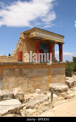 Un bastion à l'Entrée Nord, a noté pour la fresque de Bull au-dessus, Palais de Knossos, Iraklio, Crète, Grèce Banque D'Images