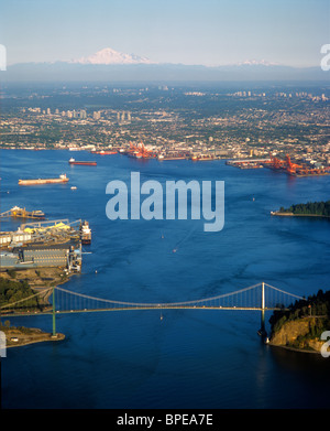 Pont Lion'S Gate, Stanley Park, Coal Harbour, Port De Vancouver, North Vancouver Bulk Cargo Terminal Et Mount Baker Banque D'Images