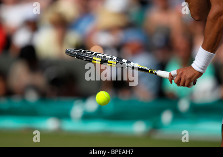 Close-up du joueur de tennis Rafael Nadal (ESP) holding sa raquette Banque D'Images