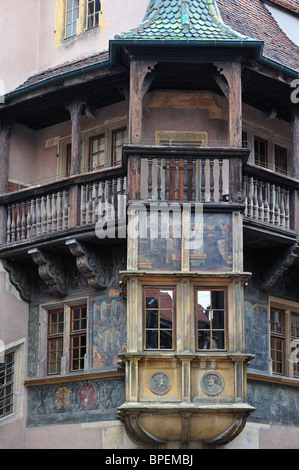 Balcon de la maison médiévale Maison Pfister à Colmar, Alsace, France Banque D'Images