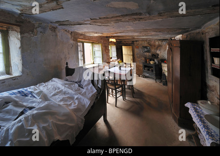 Intérieur de maison troglodyte dans rock face à la Petite-pierre, Vosges, Alsace, France Banque D'Images