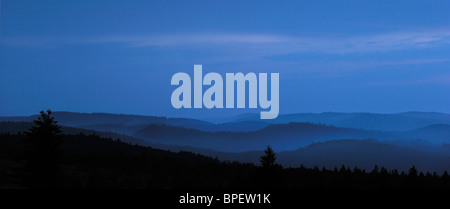 Vue sur les Vosges la nuit, Alsace, France Banque D'Images