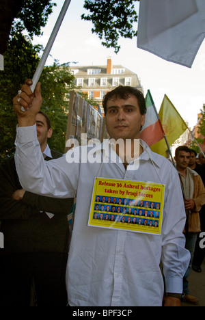 Grève de la faim devant l'ambassade des Etats-Unis Londres lorsque le gouvernement irakien refuse de libérer les otages en Iran Iraq Ashraf Banque D'Images