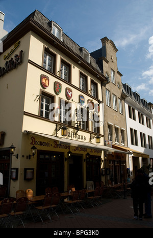 Im Stiefel bar sur Rheinallee 40, Bonn, Allemagne. C'est la rue où la naissance de Beethoven house est. Banque D'Images