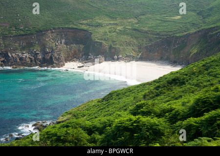 Portheras Cove est un délicieux, près de plage privée, les plages locales dans la région de West Cornwall, près de Pendeen, Cornwall, UK Banque D'Images