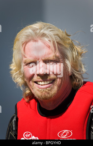 Sir Richard Branson lors de sa tentative de record de Kite Surf à travers la Manche Banque D'Images