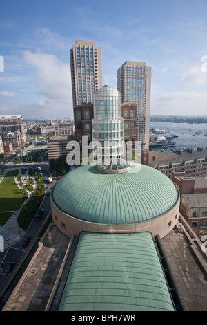 Bâtiments dans une ville, Rowes Wharf, Harbour Towers, le port de Boston, Boston, Massachusetts, USA Banque D'Images