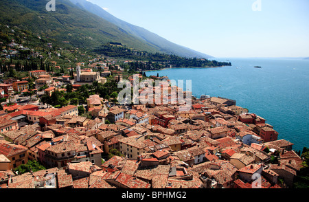 Vue de la ville de Malcesine Lac de Garde, le lac de Garde, Italie Banque D'Images