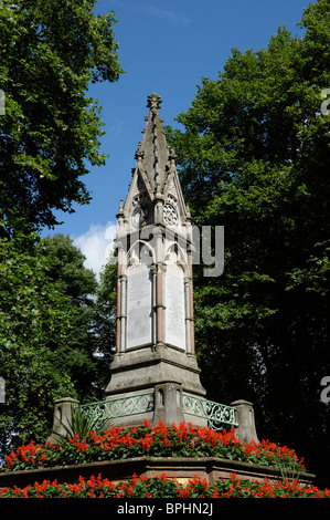 Le cadran solaire Memorial Burdett-Coutts, St Pancras Old Church, Pancras Road, Camden, London, England, UK Banque D'Images