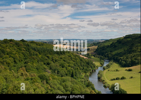 Vue de la rivière Wye, de Symons Yat Rock, dans la vallée de la Wye, forêt de Dean Banque D'Images