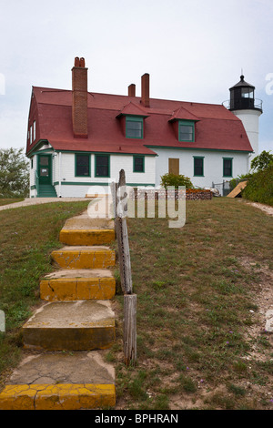 Une vue arrière du phare de point Betsie Light Station avec habitation sur le lac Michigan Paysage d'été près de Frankfort Michigan nobody hi-res Banque D'Images