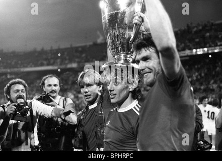 Finale de la Coupe d'Europe à Rotterdam 26/5/82 Aston Villa v Bayern Munich Gary Shaw, Tony Morley et Peter Withe. Photo de David Bagnall. Banque D'Images