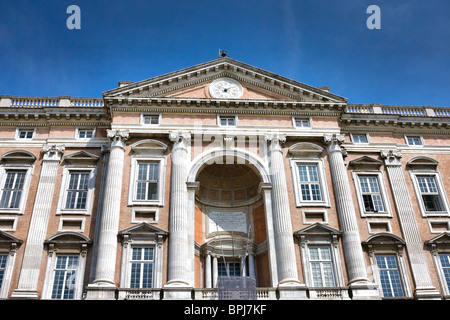 Palais Royal de Caserta au printemps, Caserta, Italie. Banque D'Images
